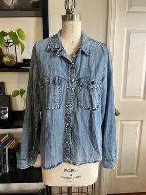Madewell Women's Denim Button Up size S with white distressed metal buttons